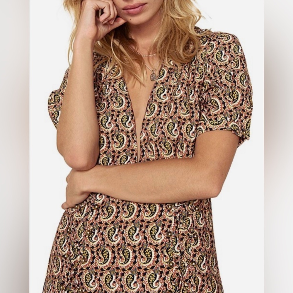 THE EAST ORDER Rust and black paisley deep V ruffle hem mini dress size L